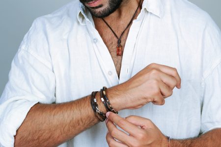 Bracelet tendance pour la fête des pères avec message personnalisé : un cadeau original plein de charme